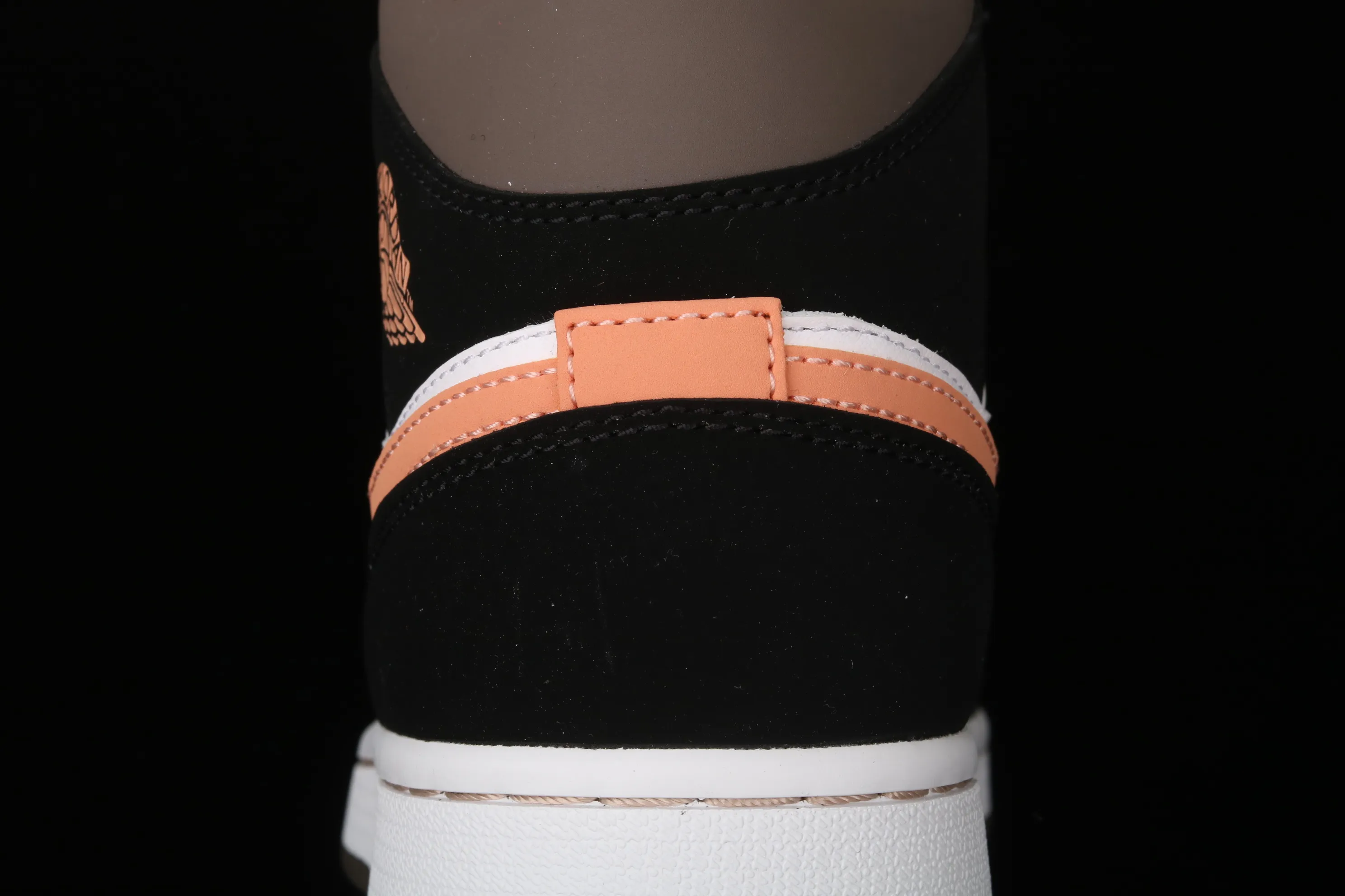 All categories Air Jordan Jordan series basketball shoes Air Jordan 1 Mid G version pure original Air Jordan 1 Mid AJ1 Joe 1 black pink peach Goddess Day mid-top basketball shoes DH0210-100